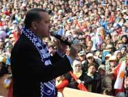 Erdoğana one minute pankartı