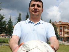 Rakip takıma gol attıran hoca